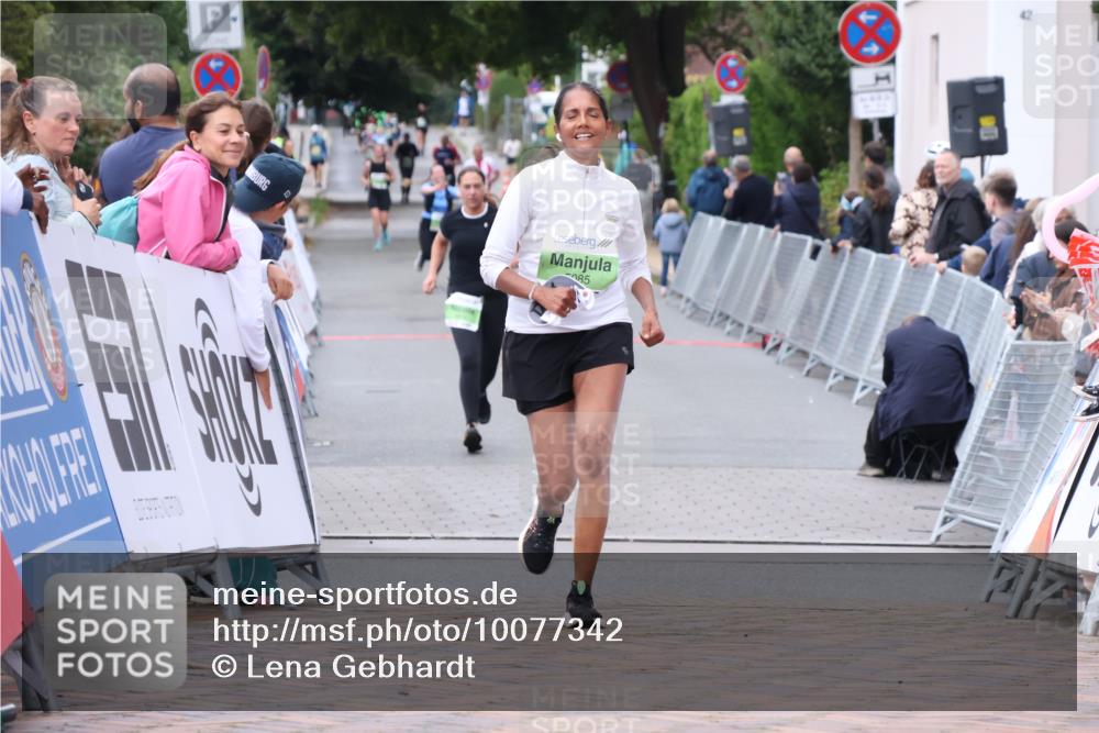 30.08.2026 - Blankeneser Heldenlauf Lena Gebhardt http://msf.ph/oto/10077342 30.08.2026 10:40:54 Ziel 5085, 5576, 5577, 5578, 5834 meine-sportfotos.de