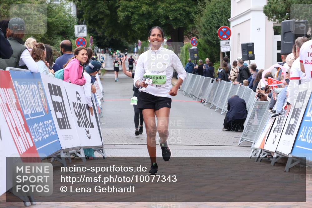 30.08.2026 - Blankeneser Heldenlauf Lena Gebhardt http://msf.ph/oto/10077343 30.08.2026 10:40:55 Ziel 5085, 5576, 5577, 5578, 5834 meine-sportfotos.de