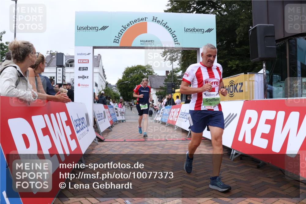 30.08.2026 - Blankeneser Heldenlauf Lena Gebhardt http://msf.ph/oto/10077373 30.08.2026 10:41:27 Ziel 5515, 5563, 5651 meine-sportfotos.de