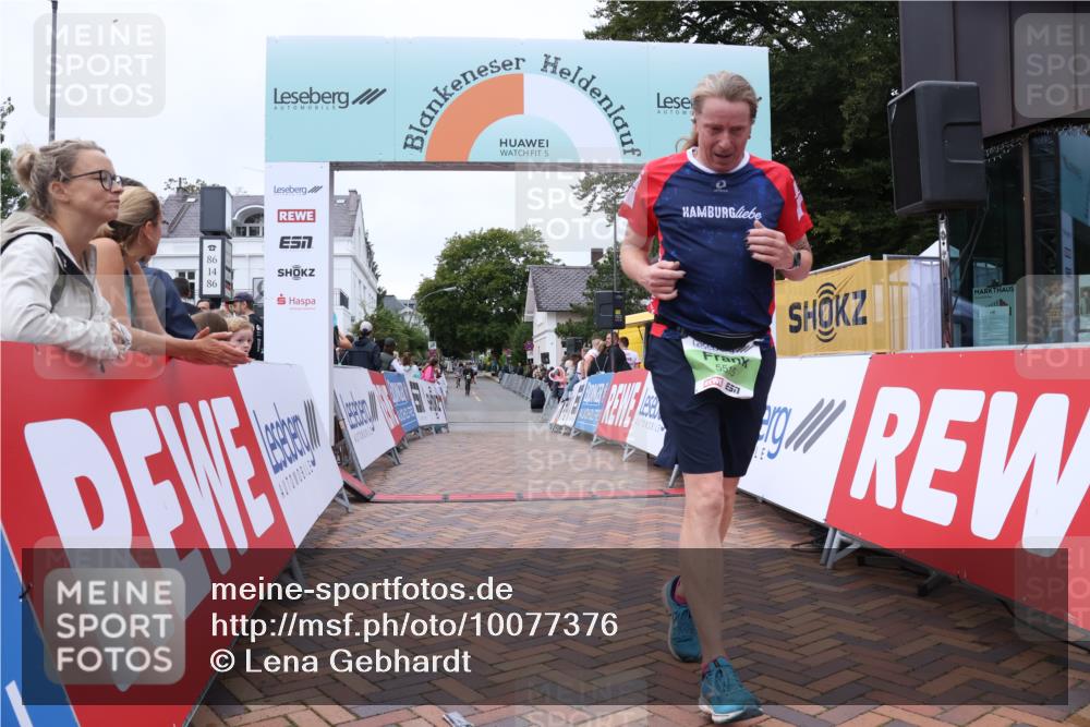 30.08.2026 - Blankeneser Heldenlauf Lena Gebhardt http://msf.ph/oto/10077376 30.08.2026 10:41:29 Ziel 5515, 5563, 5651 meine-sportfotos.de