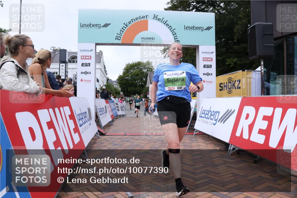 30.08.2026 - Blankeneser Heldenlauf Lena Gebhardt http://msf.ph/oto/10077390 30.08.2026 10:41:49 Ziel 5252, 5311, 5390, 5675, 5676 meine-sportfotos.de