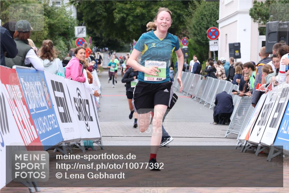 30.08.2026 - Blankeneser Heldenlauf Lena Gebhardt http://msf.ph/oto/10077392 30.08.2026 10:41:50 Ziel 5252, 5311, 5390, 5675, 5676 meine-sportfotos.de
