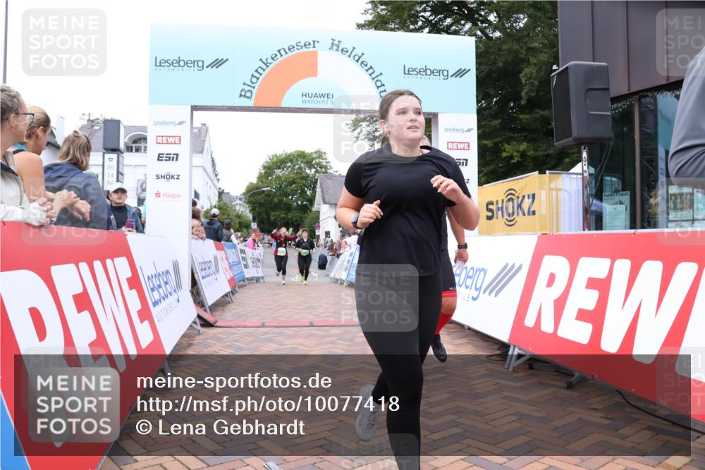 30.08.2026 - Blankeneser Heldenlauf Lena Gebhardt http://msf.ph/oto/10077418 30.08.2026 10:42:17 Ziel 5063, 5081, 5382, 5429, 5541, 5542 meine-sportfotos.de