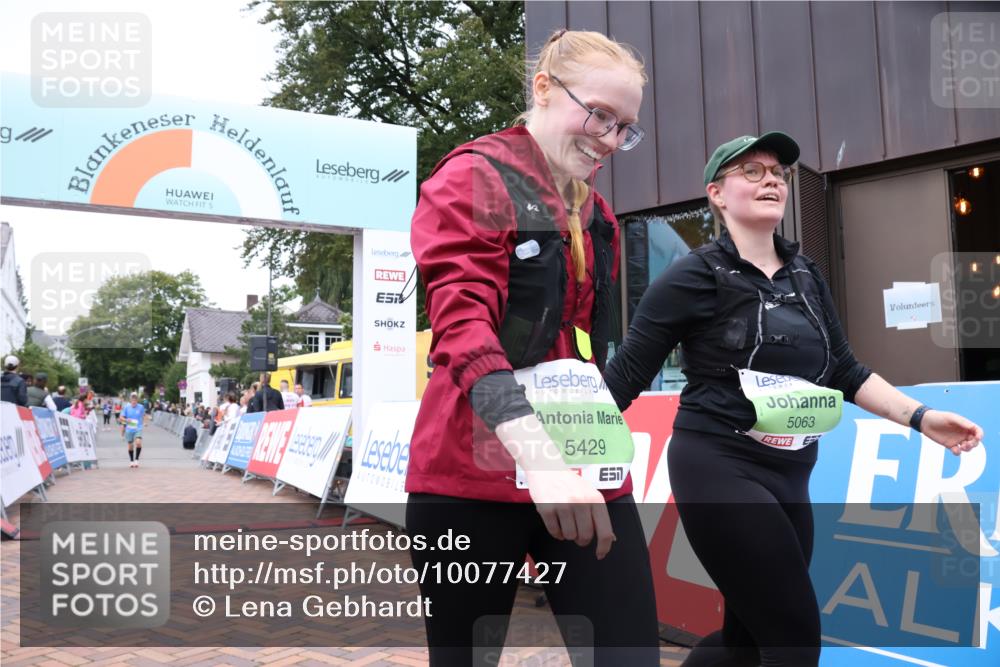 30.08.2026 - Blankeneser Heldenlauf Lena Gebhardt http://msf.ph/oto/10077427 30.08.2026 10:42:23 Ziel 5063, 5382, 5429 meine-sportfotos.de