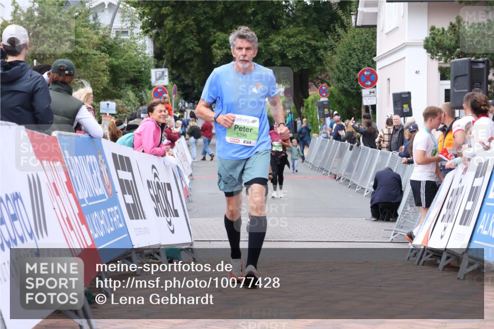 30.08.2026 - Blankeneser Heldenlauf Lena Gebhardt http://msf.ph/oto/10077428 30.08.2026 10:42:26 Ziel 5063, 5396, 5429 meine-sportfotos.de