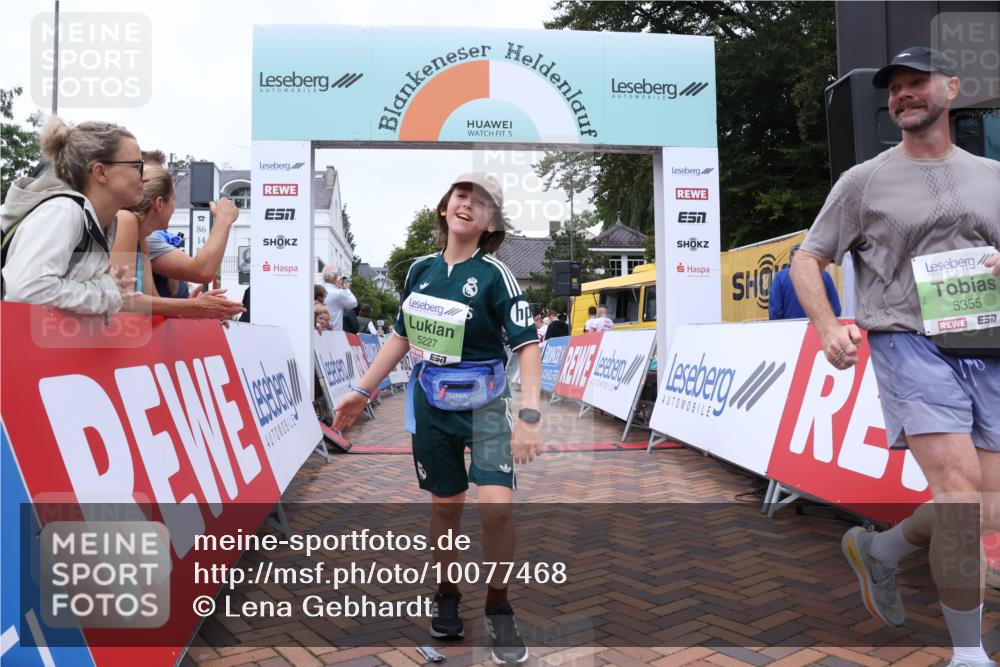 30.08.2026 - Blankeneser Heldenlauf Lena Gebhardt http://msf.ph/oto/10077468 30.08.2026 10:43:13 Ziel 5227, 5355, 5442 meine-sportfotos.de