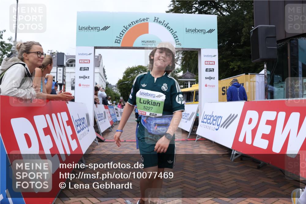 30.08.2026 - Blankeneser Heldenlauf Lena Gebhardt http://msf.ph/oto/10077469 30.08.2026 10:43:14 Ziel 5227, 5355, 5442 meine-sportfotos.de