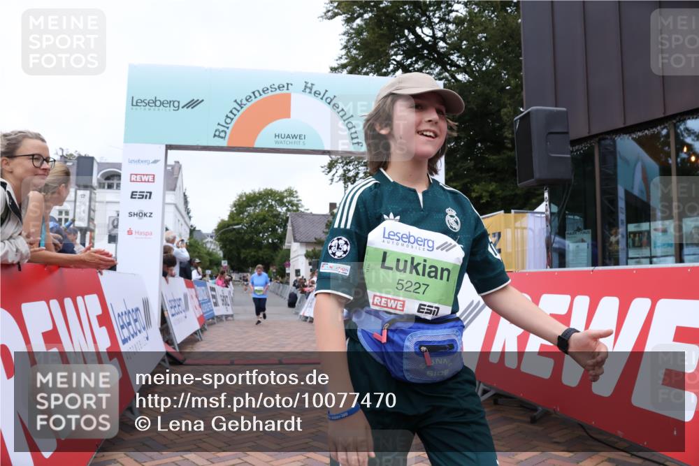 30.08.2026 - Blankeneser Heldenlauf Lena Gebhardt http://msf.ph/oto/10077470 30.08.2026 10:43:14 Ziel 5227, 5355, 5442 meine-sportfotos.de