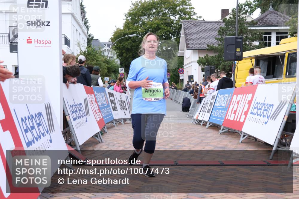 30.08.2026 - Blankeneser Heldenlauf Lena Gebhardt http://msf.ph/oto/10077473 30.08.2026 10:43:17 Ziel 5227, 5355, 5442 meine-sportfotos.de