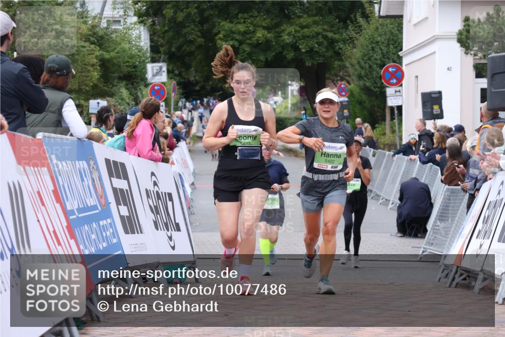 30.08.2026 - Blankeneser Heldenlauf Lena Gebhardt http://msf.ph/oto/10077486 30.08.2026 10:43:35 Ziel 5375, 5422, 5423 meine-sportfotos.de