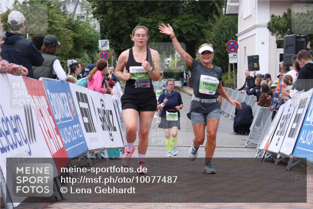 30.08.2026 - Blankeneser Heldenlauf Lena Gebhardt http://msf.ph/oto/10077487 30.08.2026 10:43:36 Ziel 5375, 5422, 5423 meine-sportfotos.de