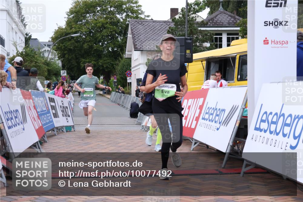30.08.2026 - Blankeneser Heldenlauf Lena Gebhardt http://msf.ph/oto/10077492 30.08.2026 10:43:41 Ziel 5422, 5423, 5714, 5726, 5824 meine-sportfotos.de