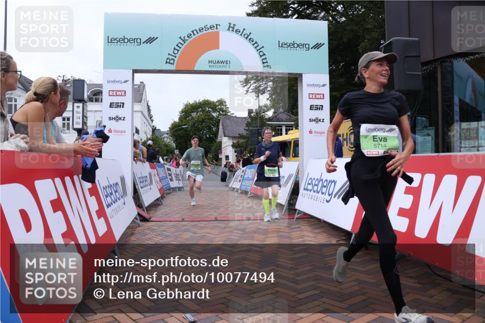 30.08.2026 - Blankeneser Heldenlauf Lena Gebhardt http://msf.ph/oto/10077494 30.08.2026 10:43:42 Ziel 5422, 5423, 5714, 5726, 5824 meine-sportfotos.de