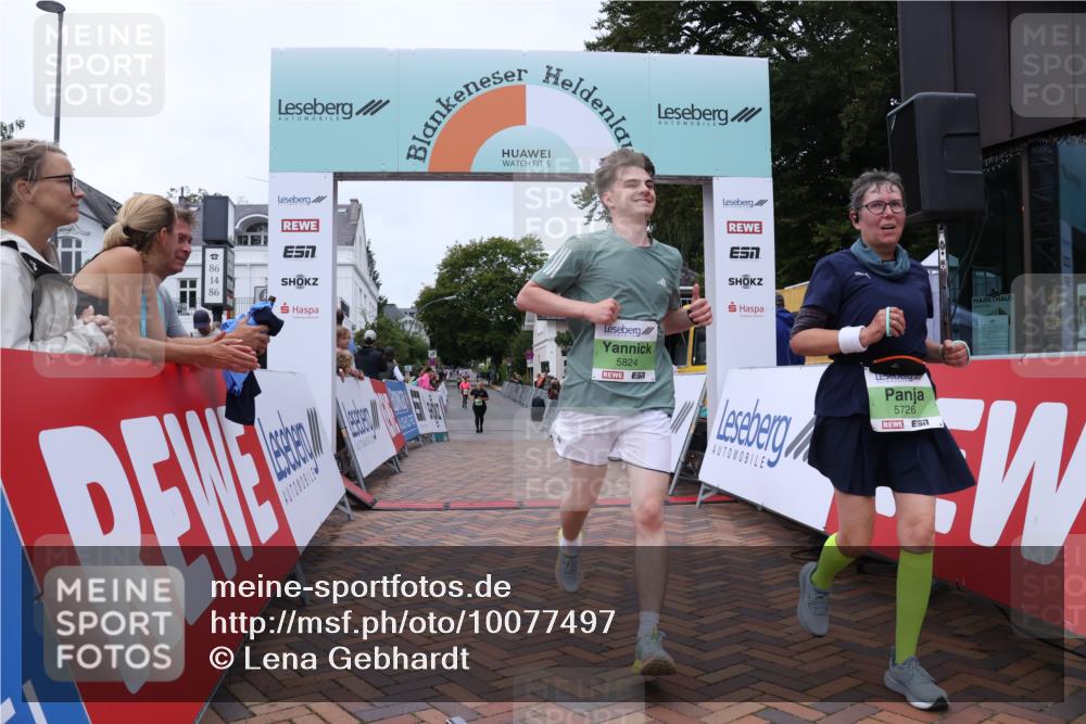 30.08.2026 - Blankeneser Heldenlauf Lena Gebhardt http://msf.ph/oto/10077497 30.08.2026 10:43:44 Ziel 5422, 5423, 5714, 5726, 5824 meine-sportfotos.de