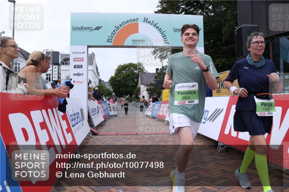 30.08.2026 - Blankeneser Heldenlauf Lena Gebhardt http://msf.ph/oto/10077498 30.08.2026 10:43:44 Ziel 5422, 5423, 5714, 5726, 5824 meine-sportfotos.de
