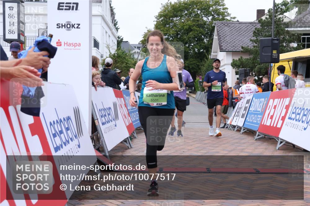 30.08.2026 - Blankeneser Heldenlauf Lena Gebhardt http://msf.ph/oto/10077517 30.08.2026 10:44:05 Ziel 5015, 5220, 5231, 5531, 5758 meine-sportfotos.de