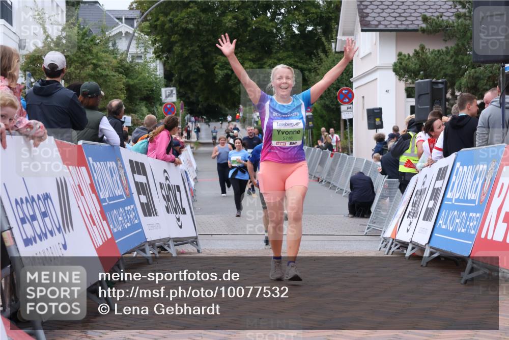 30.08.2026 - Blankeneser Heldenlauf Lena Gebhardt http://msf.ph/oto/10077532 30.08.2026 10:44:45 Ziel 5716, 5722 meine-sportfotos.de