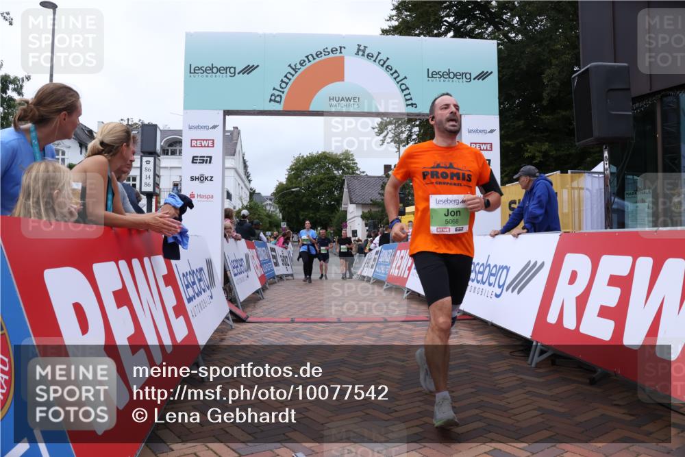 30.08.2026 - Blankeneser Heldenlauf Lena Gebhardt http://msf.ph/oto/10077542 30.08.2026 10:44:54 Ziel 5068, 5313, 5642, 5716 meine-sportfotos.de