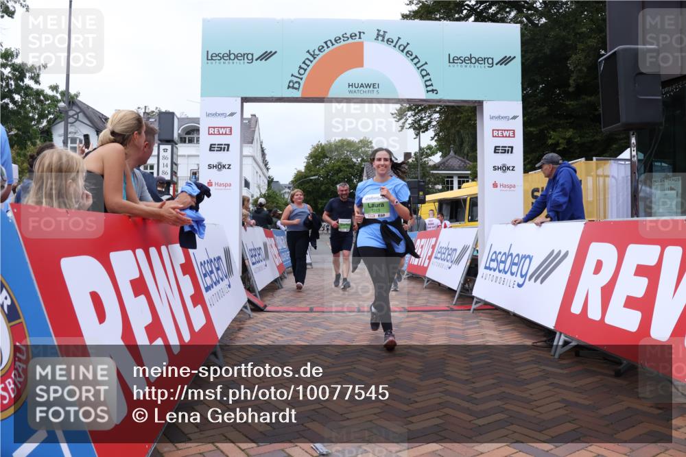 30.08.2026 - Blankeneser Heldenlauf Lena Gebhardt http://msf.ph/oto/10077545 30.08.2026 10:44:57 Ziel 5068, 5313, 5383, 5409, 5642 meine-sportfotos.de