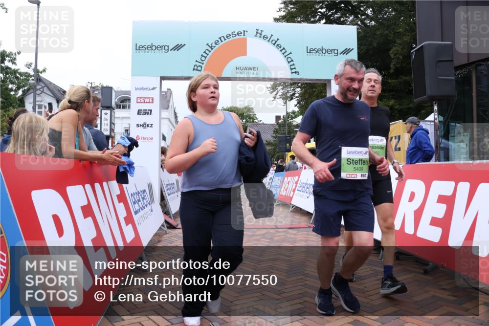 30.08.2026 - Blankeneser Heldenlauf Lena Gebhardt http://msf.ph/oto/10077550 30.08.2026 10:45:00 Ziel 5068, 5313, 5383, 5409 meine-sportfotos.de