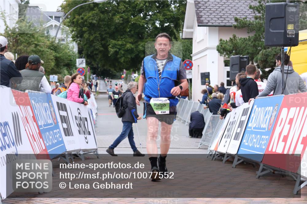 30.08.2026 - Blankeneser Heldenlauf Lena Gebhardt http://msf.ph/oto/10077552 30.08.2026 10:45:07 Ziel 5383, 5409, 5718 meine-sportfotos.de