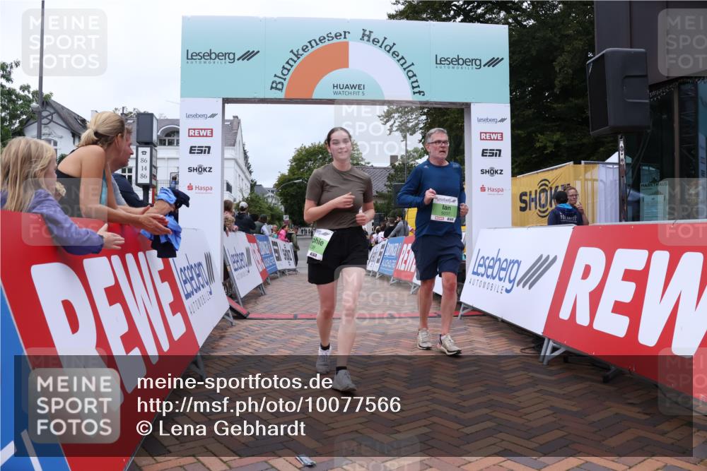 30.08.2026 - Blankeneser Heldenlauf Lena Gebhardt http://msf.ph/oto/10077566 30.08.2026 10:45:29 Ziel 5037, 5038, 5417, 5754 meine-sportfotos.de