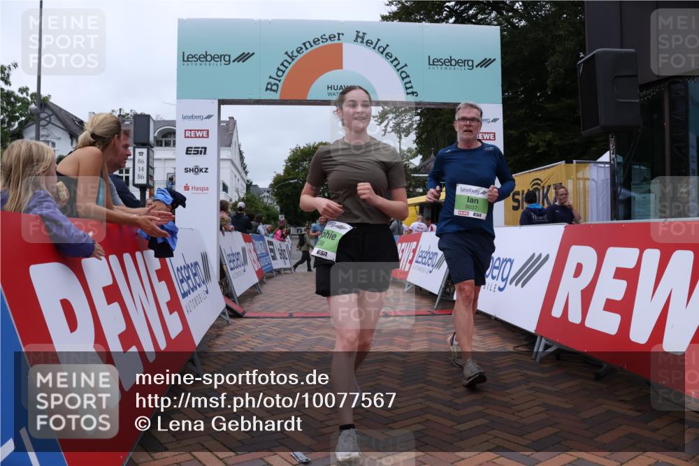 30.08.2026 - Blankeneser Heldenlauf Lena Gebhardt http://msf.ph/oto/10077567 30.08.2026 10:45:29 Ziel 5037, 5038, 5417, 5754 meine-sportfotos.de
