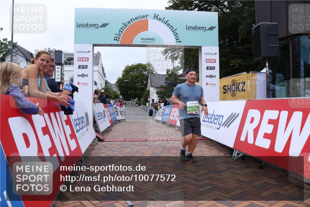 30.08.2026 - Blankeneser Heldenlauf Lena Gebhardt http://msf.ph/oto/10077572 30.08.2026 10:45:34 Ziel 5037, 5038, 5754 meine-sportfotos.de