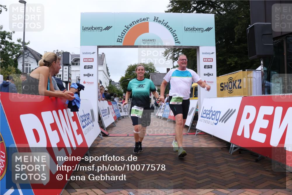 30.08.2026 - Blankeneser Heldenlauf Lena Gebhardt http://msf.ph/oto/10077578 30.08.2026 10:46:05 Ziel 5519, 5520 meine-sportfotos.de