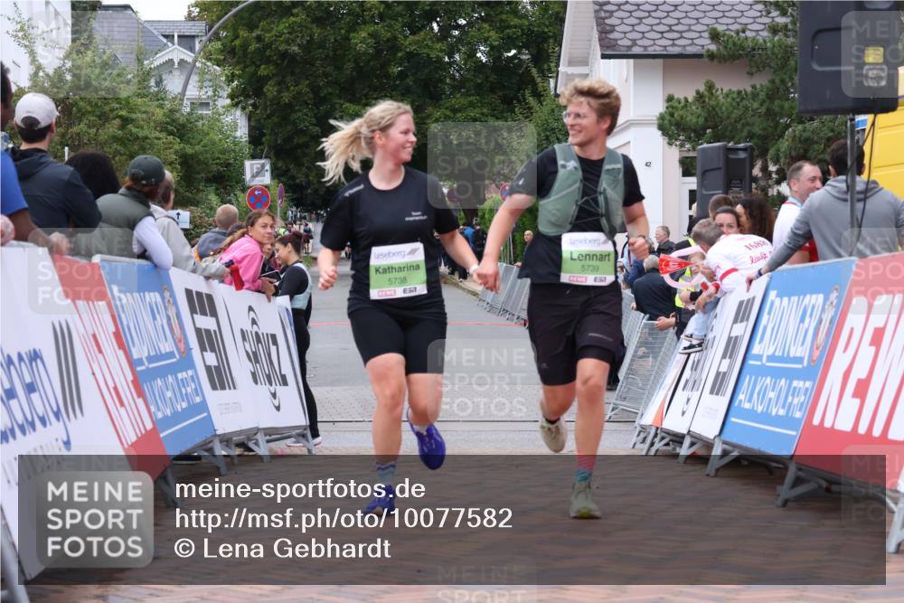 30.08.2026 - Blankeneser Heldenlauf Lena Gebhardt http://msf.ph/oto/10077582 30.08.2026 10:46:09 Ziel 5519, 5520, 5738, 5739 meine-sportfotos.de