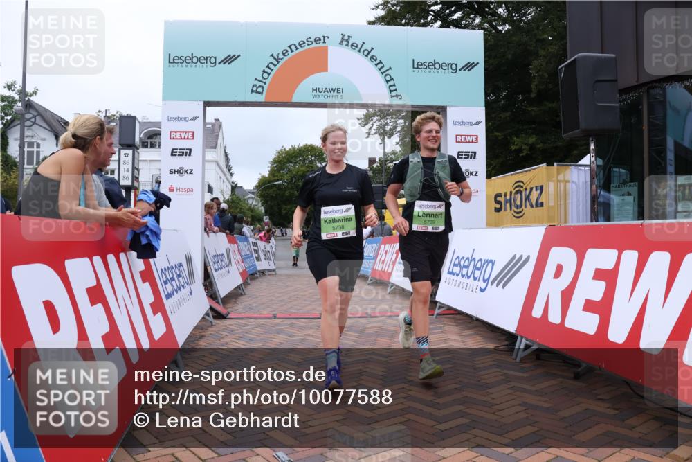 30.08.2026 - Blankeneser Heldenlauf Lena Gebhardt http://msf.ph/oto/10077588 30.08.2026 10:46:12 Ziel 5519, 5520, 5738, 5739 meine-sportfotos.de