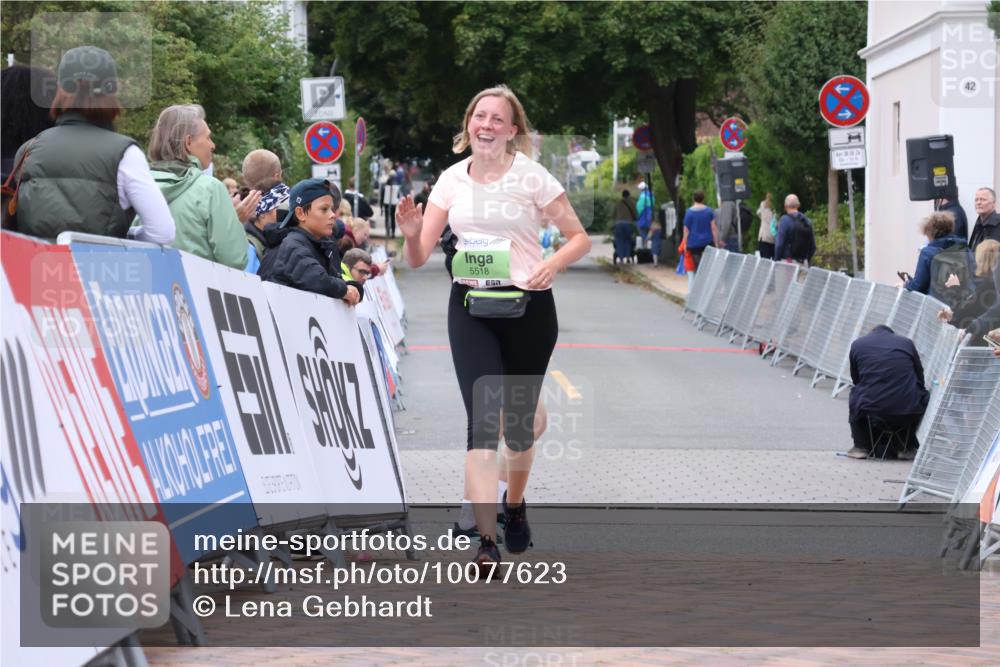 30.08.2026 - Blankeneser Heldenlauf Lena Gebhardt http://msf.ph/oto/10077623 30.08.2026 10:47:23 Ziel 5518 meine-sportfotos.de