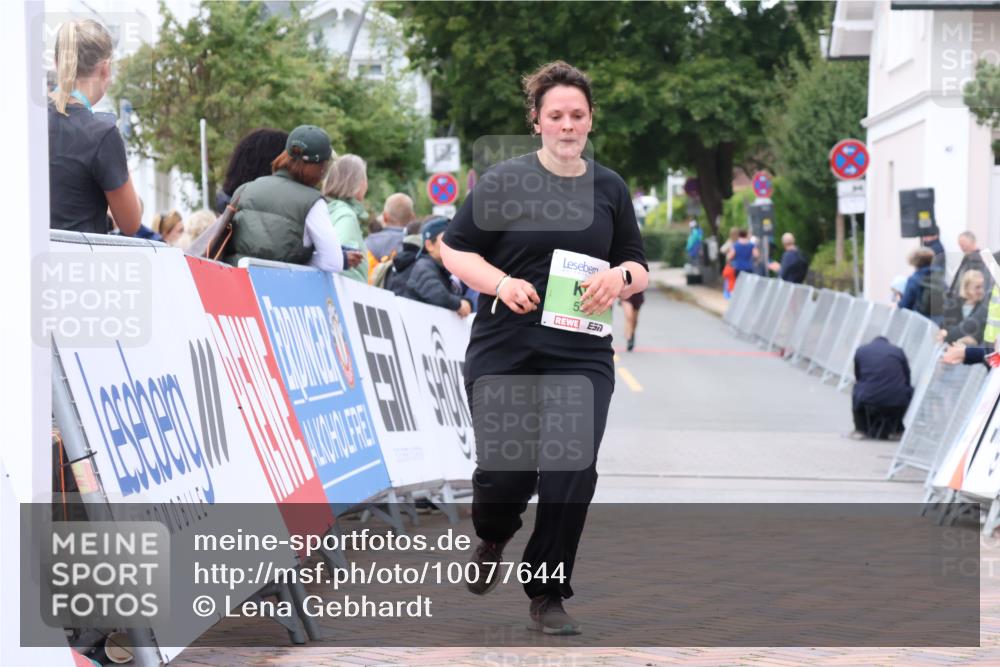 30.08.2026 - Blankeneser Heldenlauf Lena Gebhardt http://msf.ph/oto/10077644 30.08.2026 10:47:44 Ziel 5094, 5223, 5287 meine-sportfotos.de