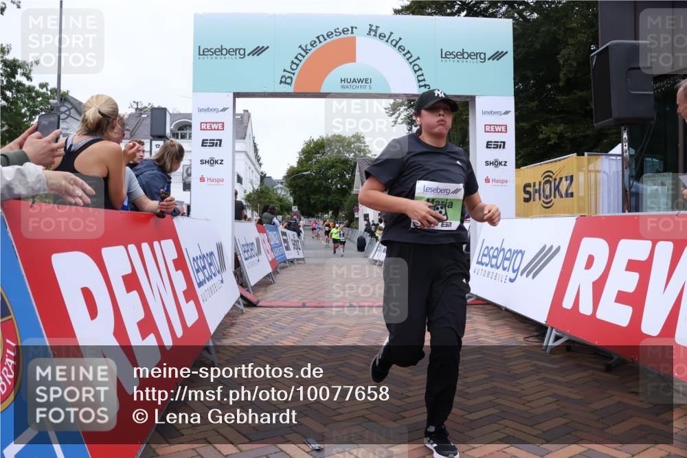 30.08.2026 - Blankeneser Heldenlauf Lena Gebhardt http://msf.ph/oto/10077658 30.08.2026 10:48:02 Ziel 5026, 5335, 5367 meine-sportfotos.de