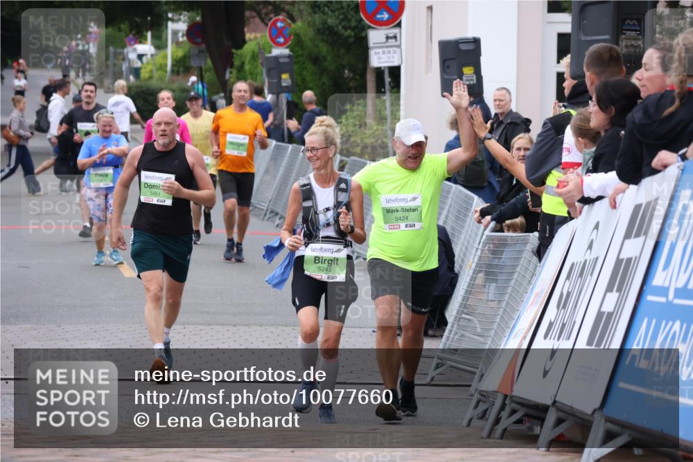 30.08.2026 - Blankeneser Heldenlauf Lena Gebhardt http://msf.ph/oto/10077660 30.08.2026 10:48:04 Ziel 5026, 5335, 5367 meine-sportfotos.de