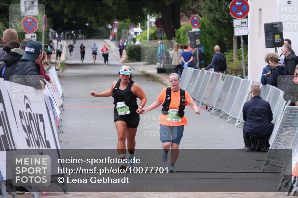 30.08.2026 - Blankeneser Heldenlauf Lena Gebhardt http://msf.ph/oto/10077701 30.08.2026 10:49:08 Ziel  meine-sportfotos.de