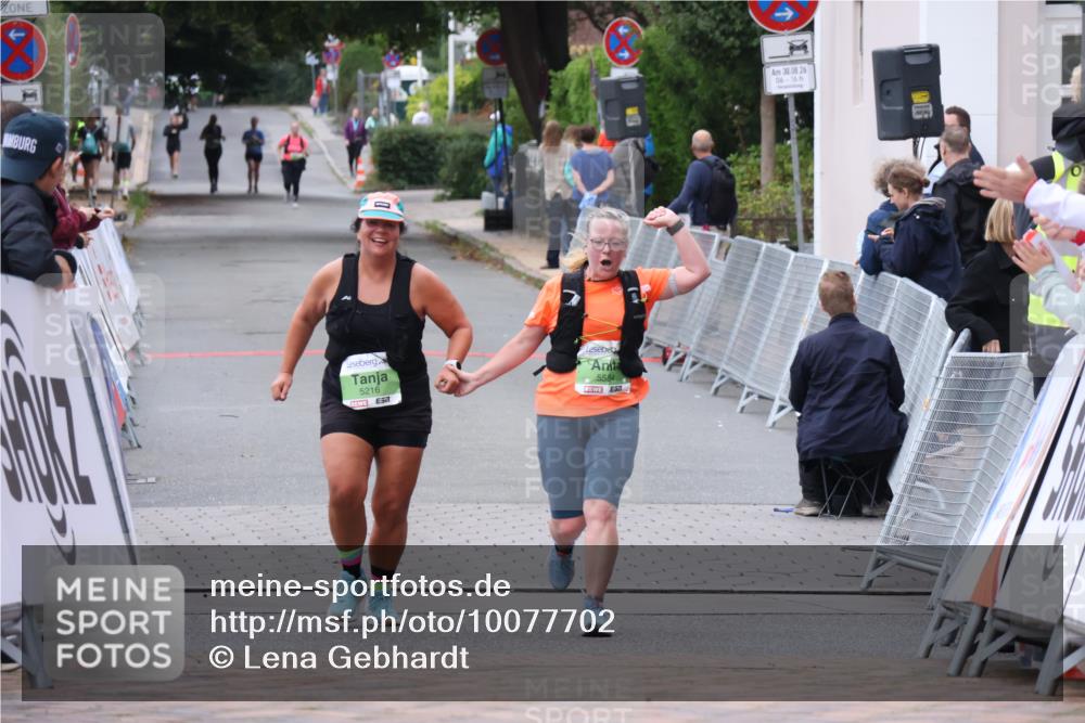 30.08.2026 - Blankeneser Heldenlauf Lena Gebhardt http://msf.ph/oto/10077702 30.08.2026 10:49:09 Ziel  meine-sportfotos.de