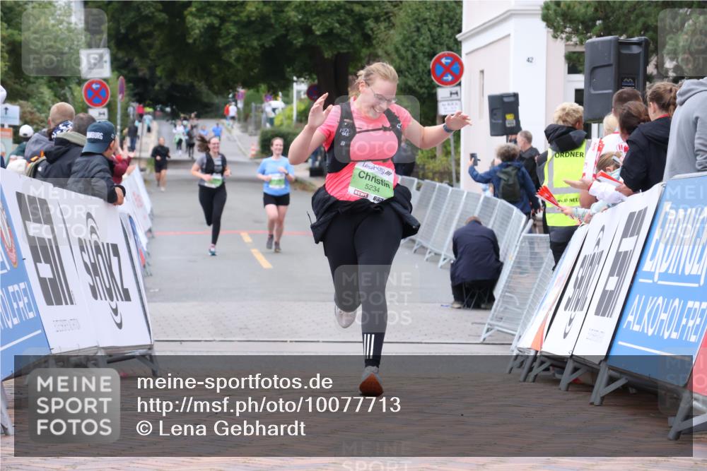 30.08.2026 - Blankeneser Heldenlauf Lena Gebhardt http://msf.ph/oto/10077713 30.08.2026 10:49:43 Ziel 5234 meine-sportfotos.de