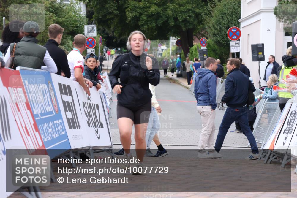 30.08.2026 - Blankeneser Heldenlauf Lena Gebhardt http://msf.ph/oto/10077729 30.08.2026 10:50:09 Ziel 5412 meine-sportfotos.de