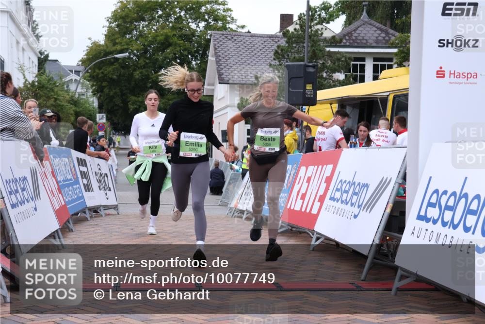 30.08.2026 - Blankeneser Heldenlauf Lena Gebhardt http://msf.ph/oto/10077749 30.08.2026 10:50:49 Ziel 5056, 5102, 5290 meine-sportfotos.de