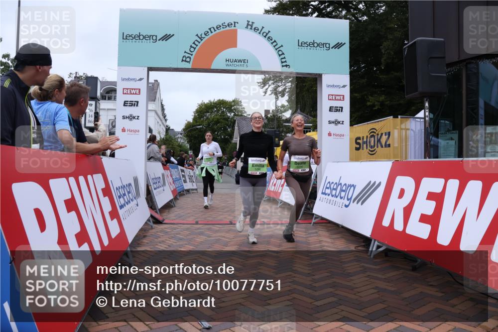 30.08.2026 - Blankeneser Heldenlauf Lena Gebhardt http://msf.ph/oto/10077751 30.08.2026 10:50:50 Ziel 5056, 5102, 5290 meine-sportfotos.de