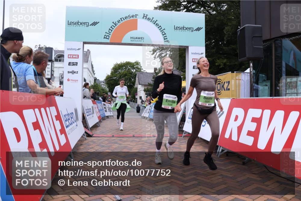 30.08.2026 - Blankeneser Heldenlauf Lena Gebhardt http://msf.ph/oto/10077752 30.08.2026 10:50:50 Ziel 5056, 5102, 5290 meine-sportfotos.de