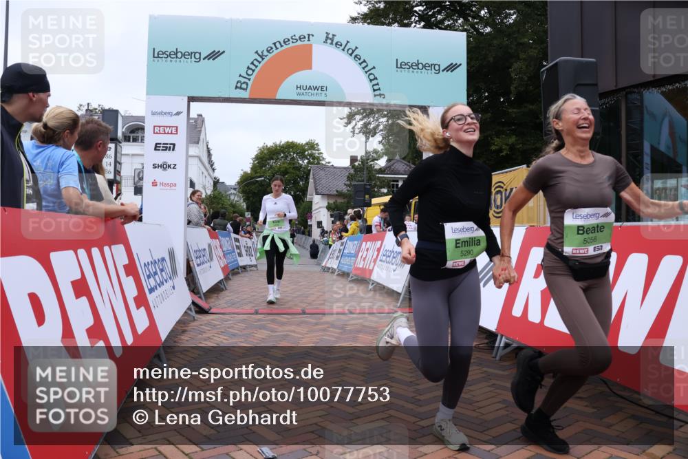 30.08.2026 - Blankeneser Heldenlauf Lena Gebhardt http://msf.ph/oto/10077753 30.08.2026 10:50:50 Ziel 5056, 5102, 5290 meine-sportfotos.de