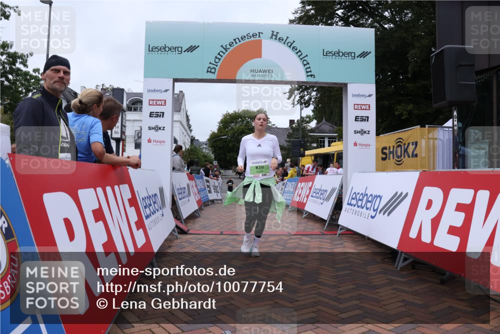 30.08.2026 - Blankeneser Heldenlauf Lena Gebhardt http://msf.ph/oto/10077754 30.08.2026 10:50:52 Ziel 5056, 5102, 5290 meine-sportfotos.de