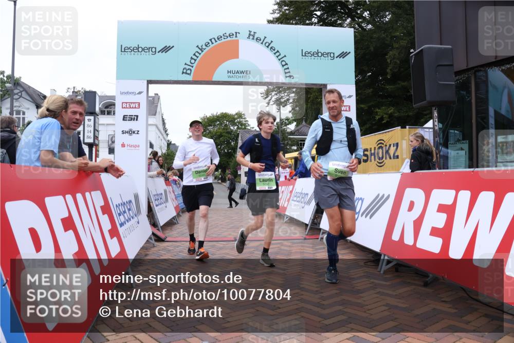 30.08.2026 - Blankeneser Heldenlauf Lena Gebhardt http://msf.ph/oto/10077804 30.08.2026 10:53:29 Ziel 5097, 5098, 5242 meine-sportfotos.de