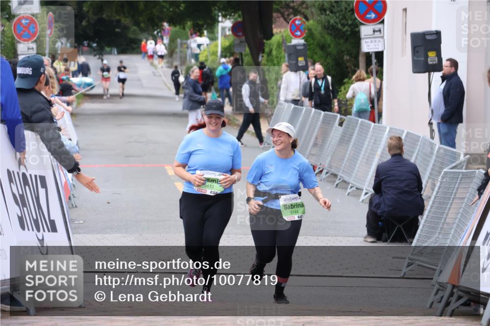 30.08.2026 - Blankeneser Heldenlauf Lena Gebhardt http://msf.ph/oto/10077819 30.08.2026 10:58:45 Ziel  meine-sportfotos.de