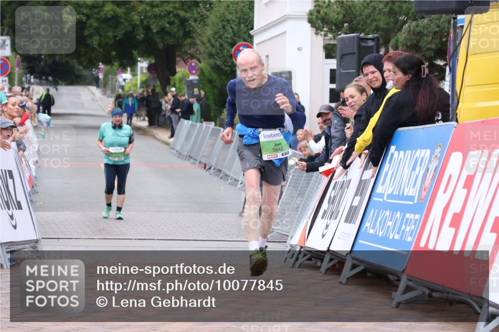 30.08.2026 - Blankeneser Heldenlauf Lena Gebhardt http://msf.ph/oto/10077845 30.08.2026 11:02:38 Ziel 5842 meine-sportfotos.de