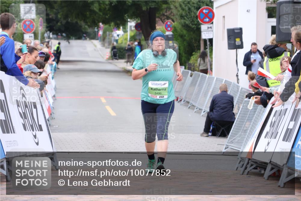 30.08.2026 - Blankeneser Heldenlauf Lena Gebhardt http://msf.ph/oto/10077852 30.08.2026 11:02:45 Ziel 5842 meine-sportfotos.de