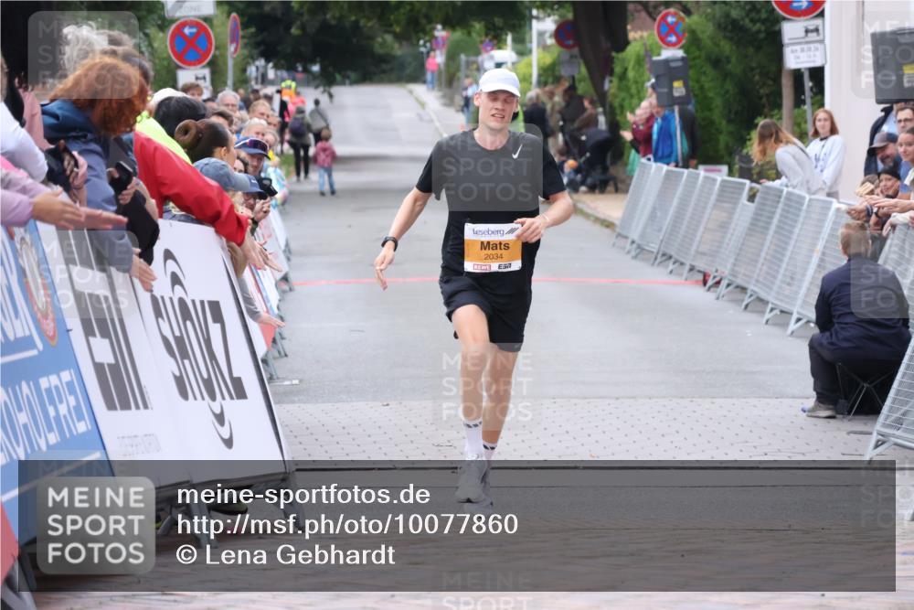 30.08.2026 - Blankeneser Heldenlauf Lena Gebhardt http://msf.ph/oto/10077860 30.08.2026 11:09:12 Ziel 2034 meine-sportfotos.de