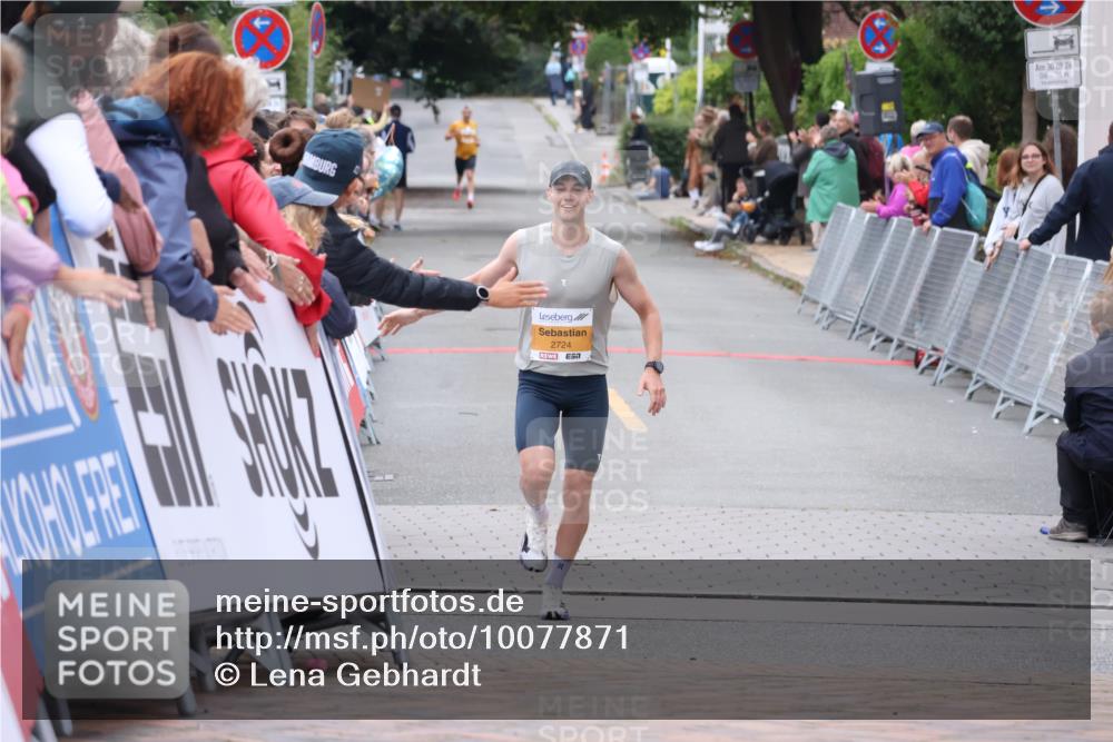 30.08.2026 - Blankeneser Heldenlauf Lena Gebhardt http://msf.ph/oto/10077871 30.08.2026 11:14:30 Ziel  meine-sportfotos.de